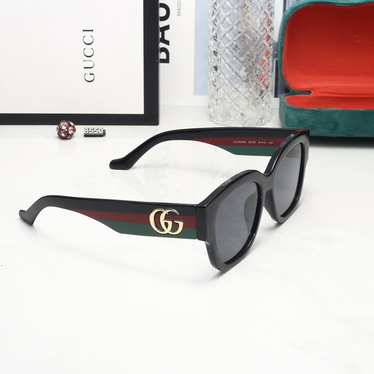 4 Colors Fashion Sunglasses 8550