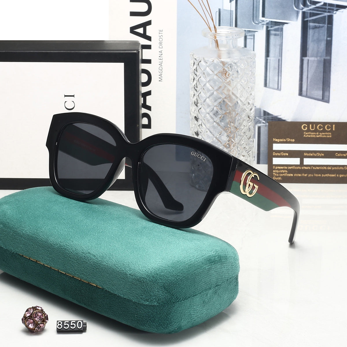 4 Colors Fashion Sunglasses 8550