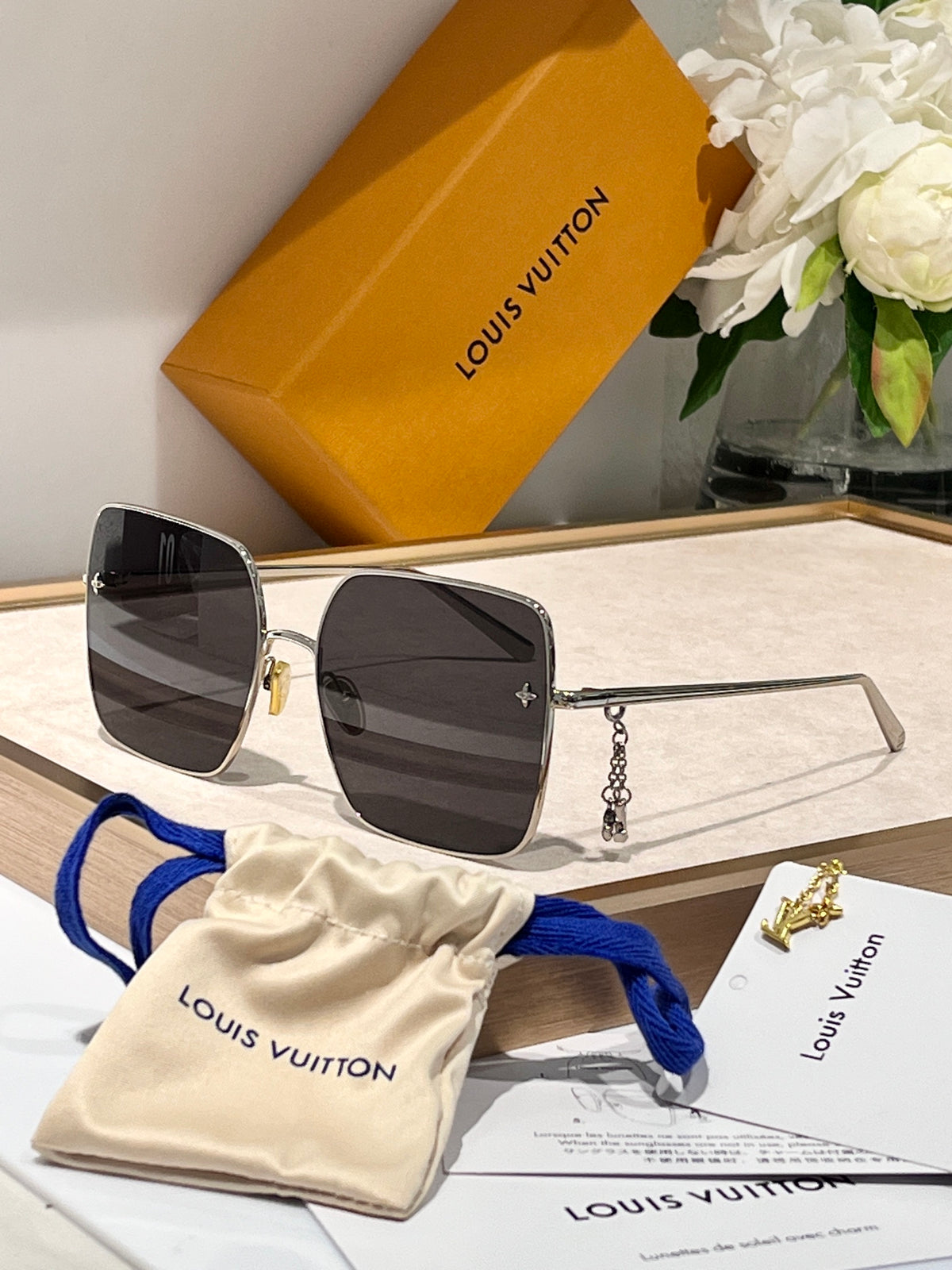 High-quality 8-color stylish square sunglasses