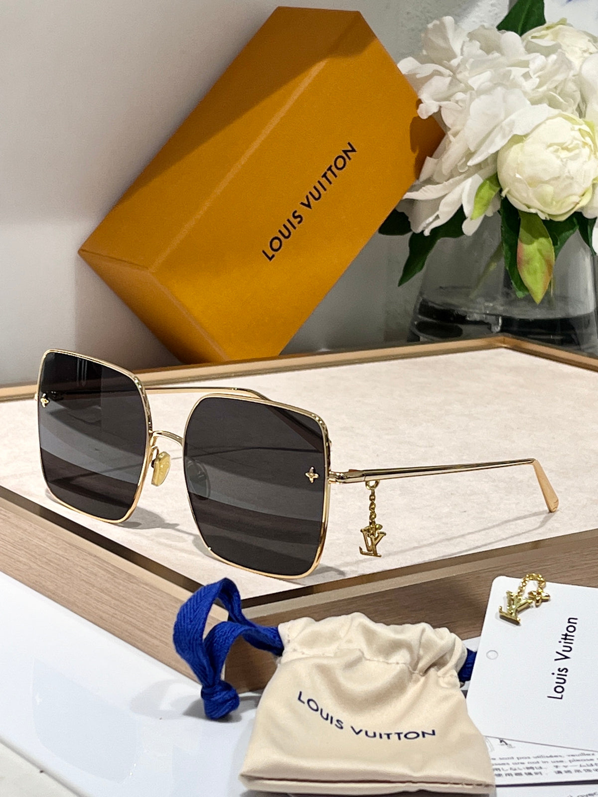 High-quality 8-color stylish square sunglasses