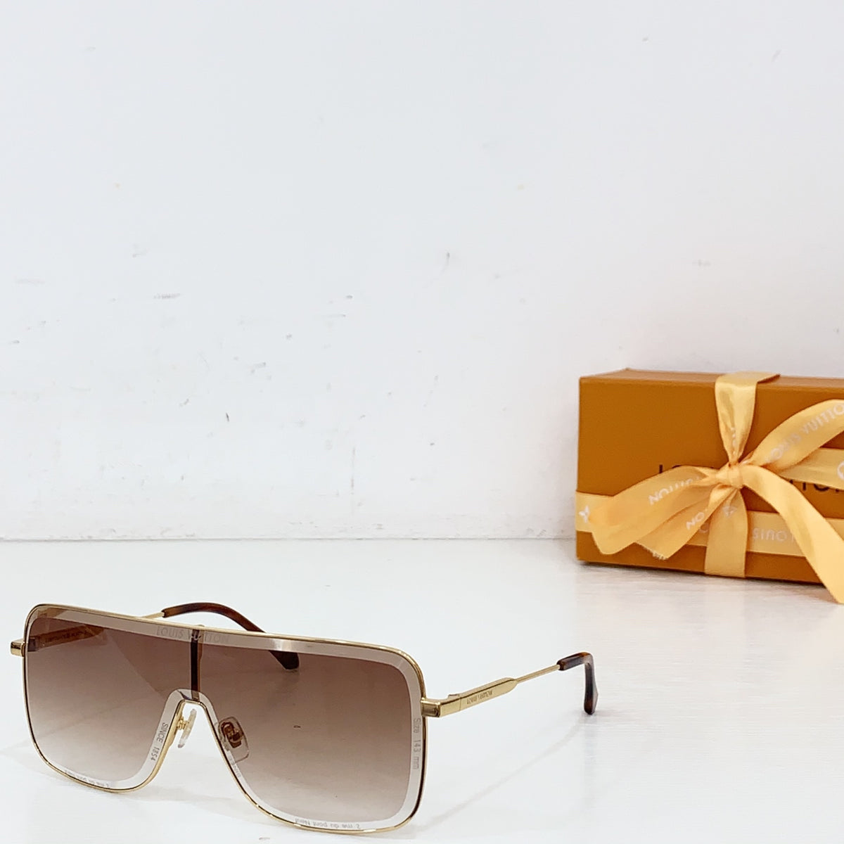 High-quality 8-color stylish square sunglasses