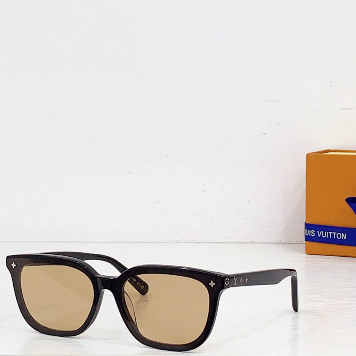 High-quality 6-color stylish square sunglasses