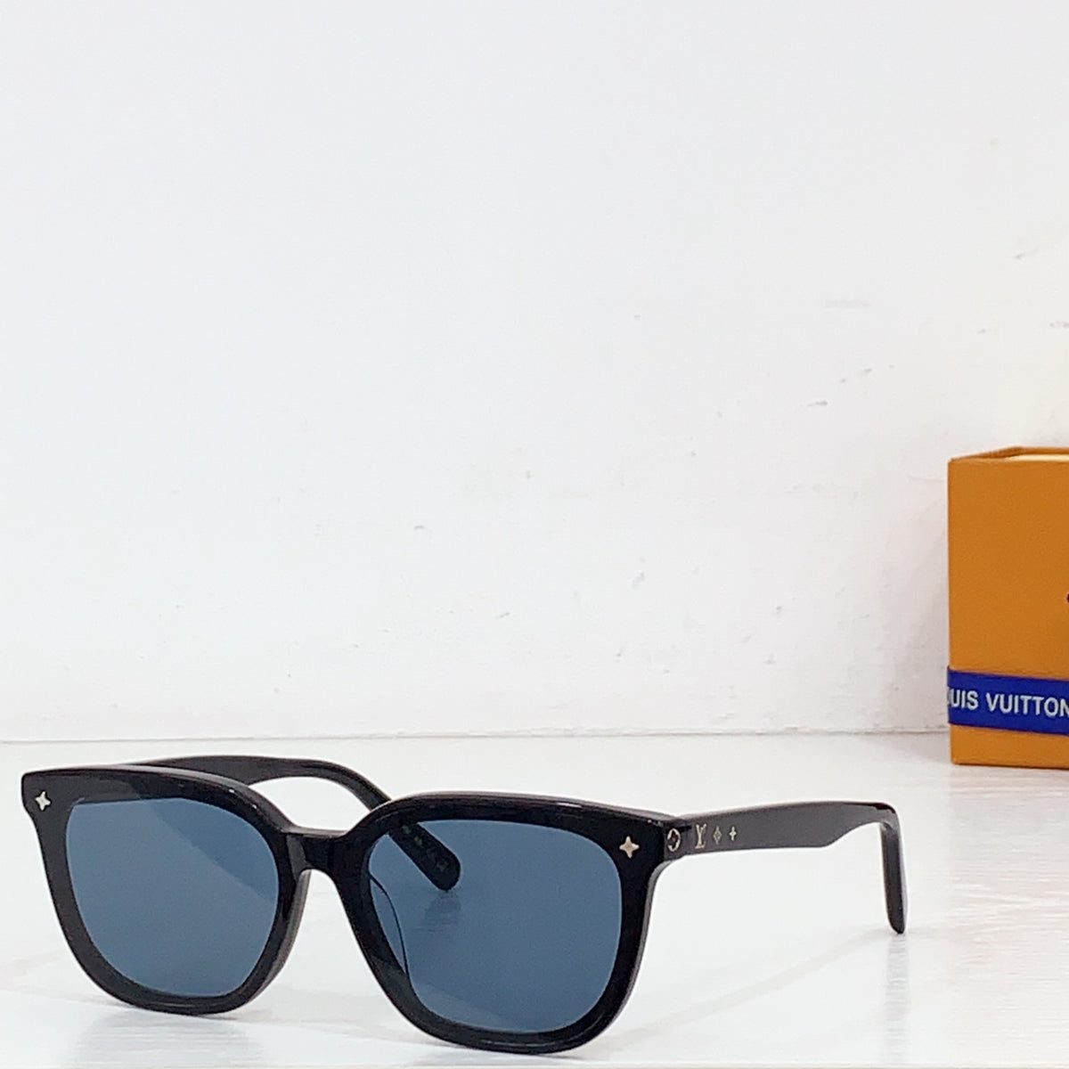 High-quality 6-color stylish square sunglasses