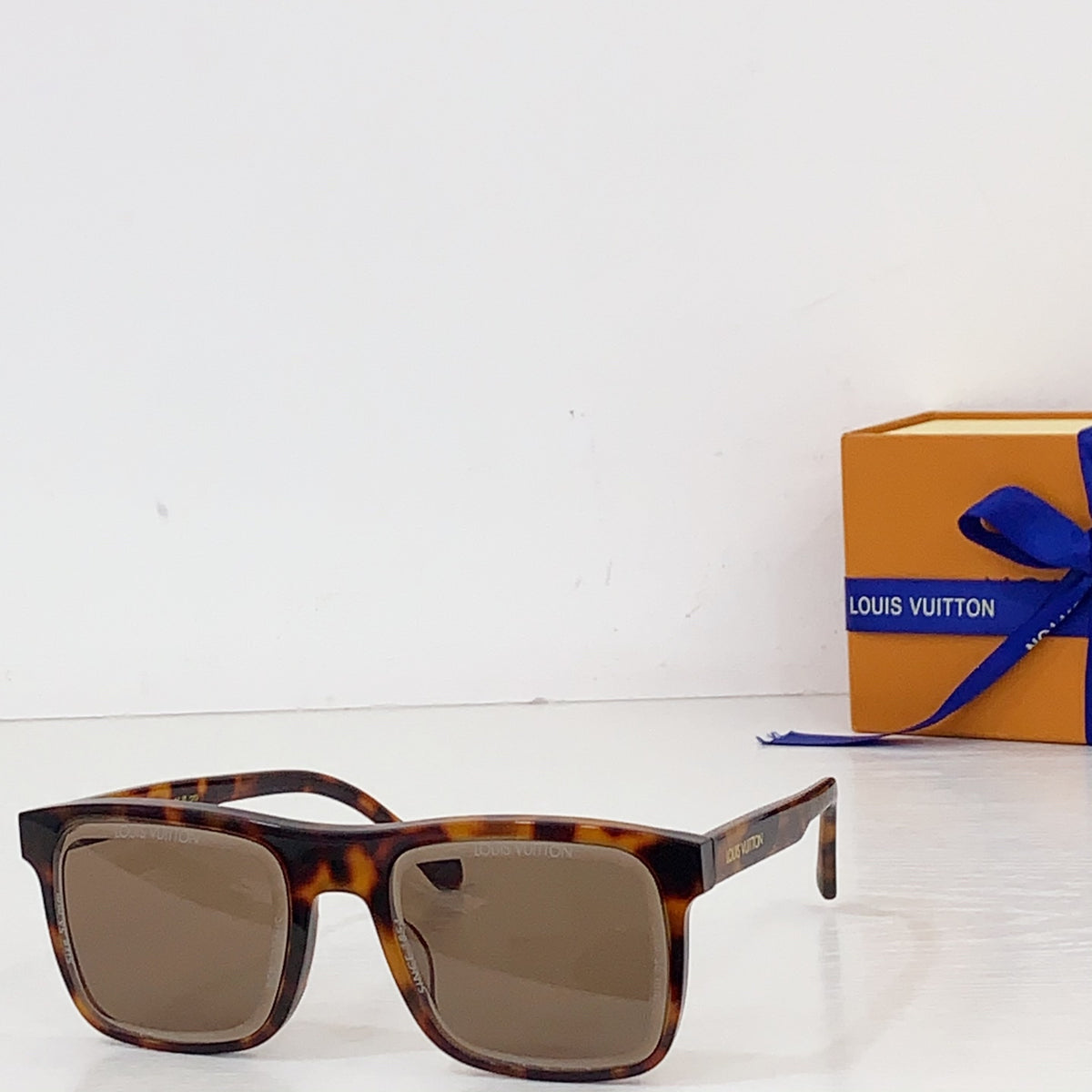 High-quality 7-color stylish square sunglasses