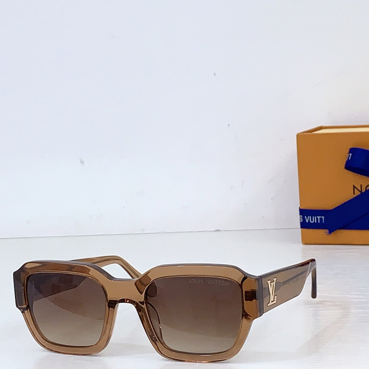 High-quality 8-color stylish square sunglasses