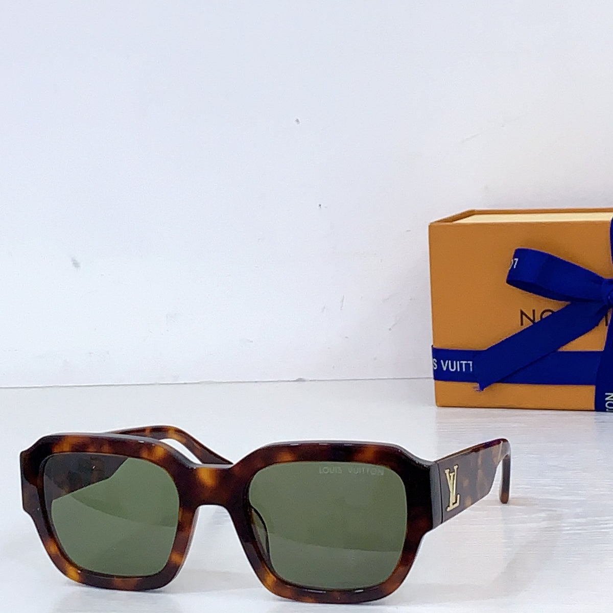 High-quality 8-color stylish square sunglasses