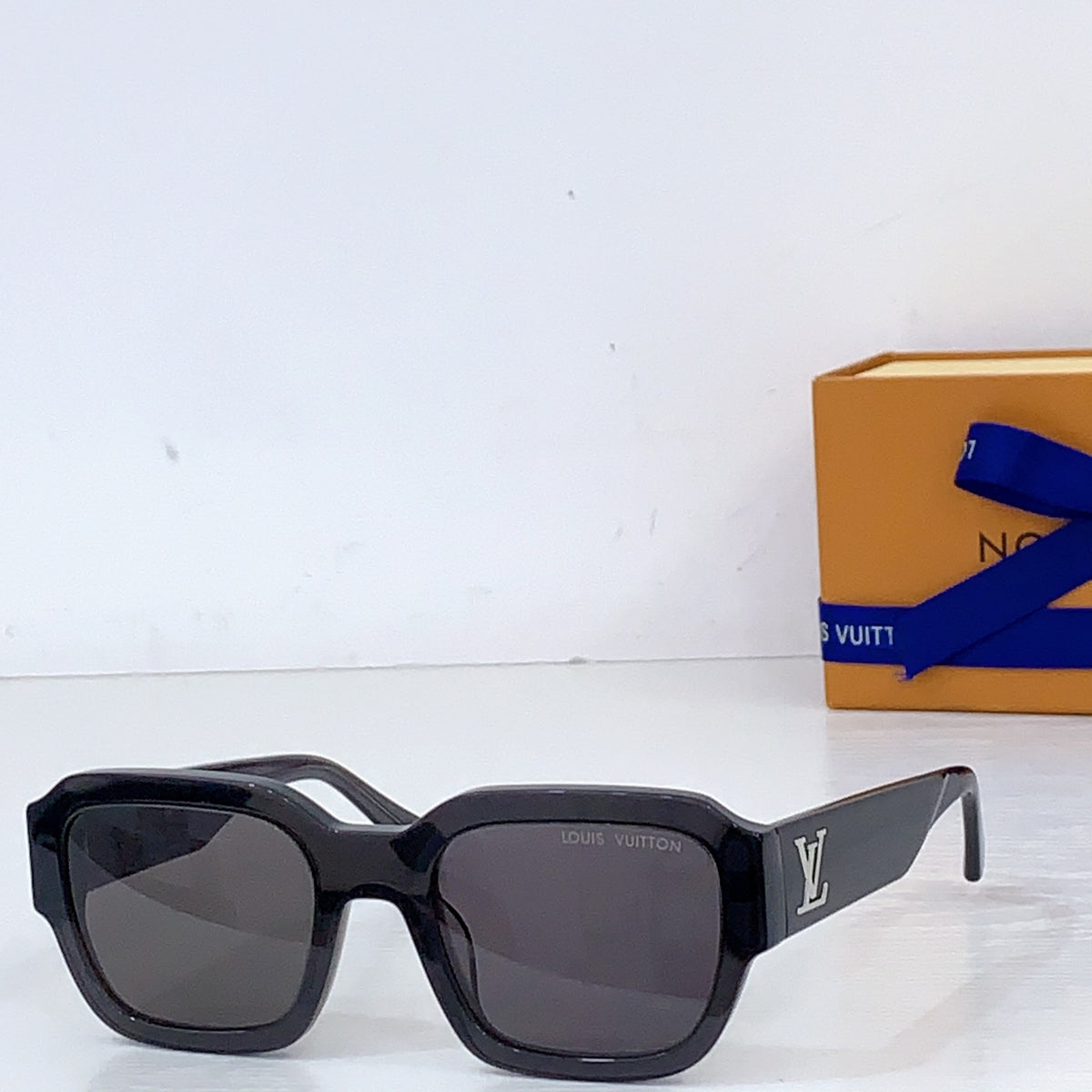 High-quality 8-color stylish square sunglasses