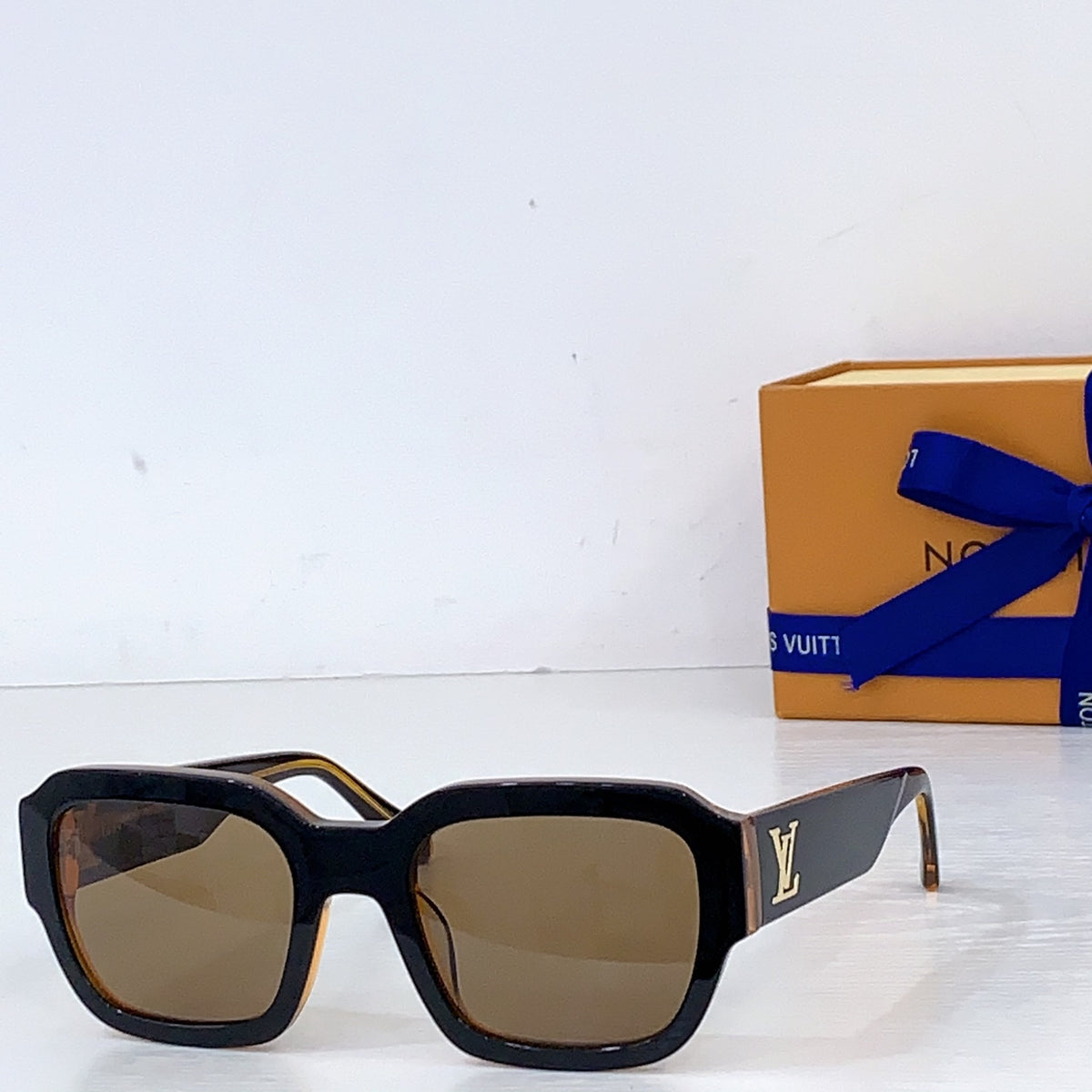 High-quality 8-color stylish square sunglasses