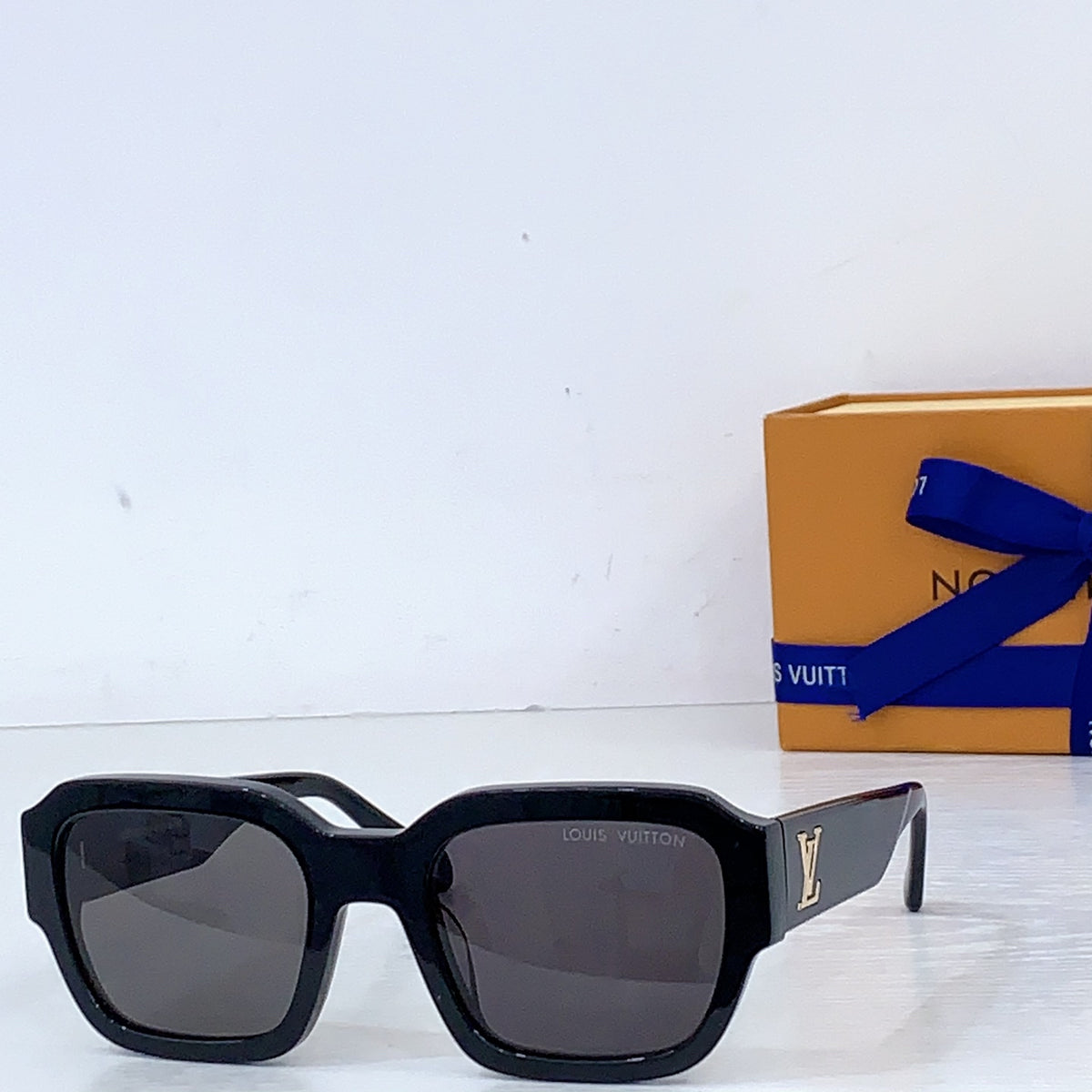 High-quality 8-color stylish square sunglasses