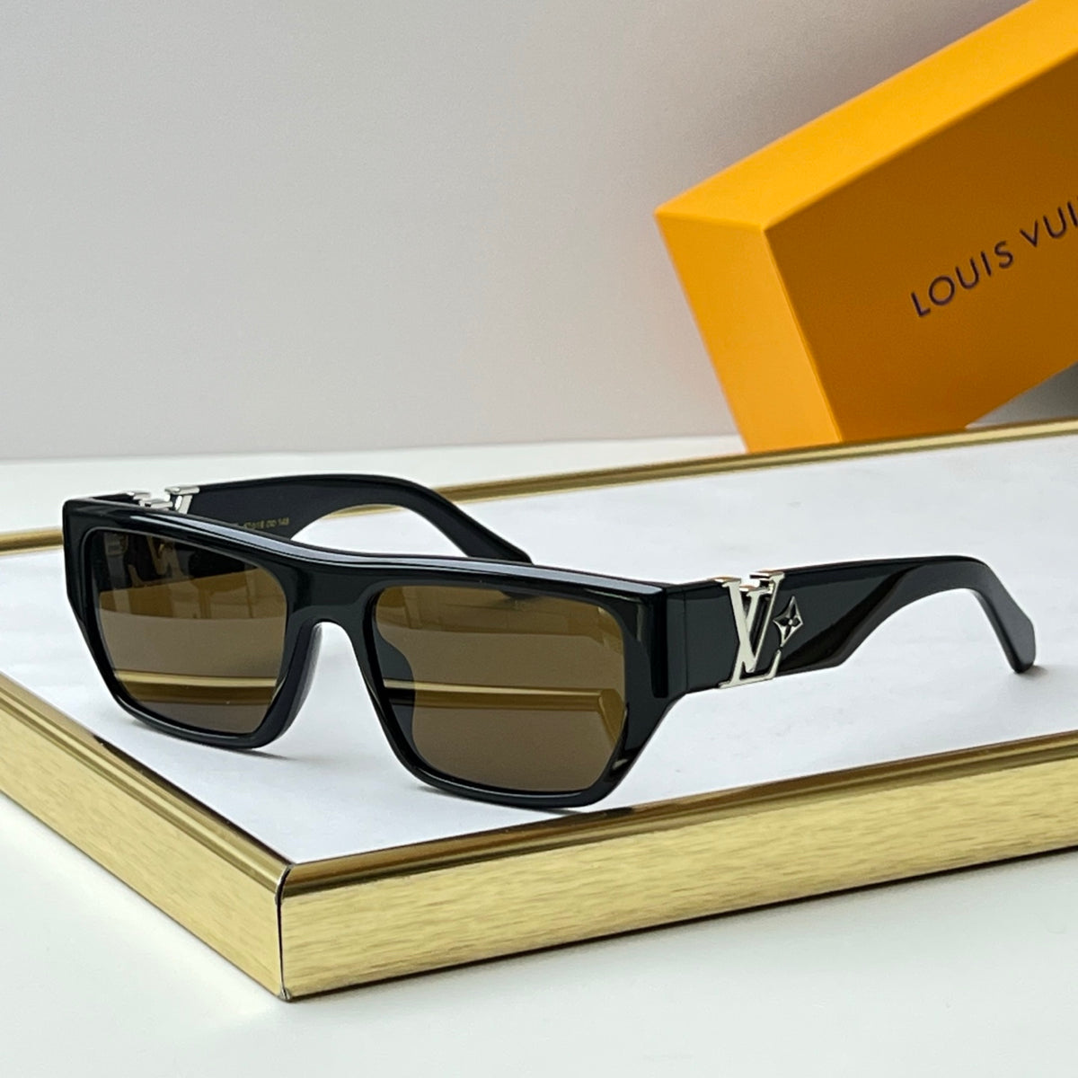 High-quality 8-color stylish square sunglasses