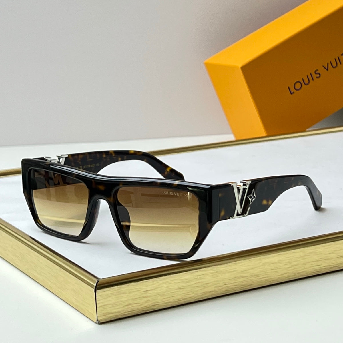 High-quality 8-color stylish square sunglasses
