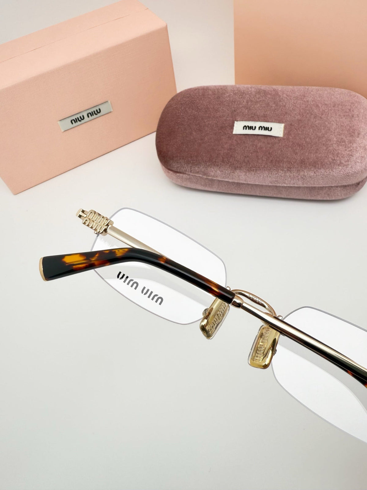 2 Colors Stylish slim metal-framed sunglasses - 0088